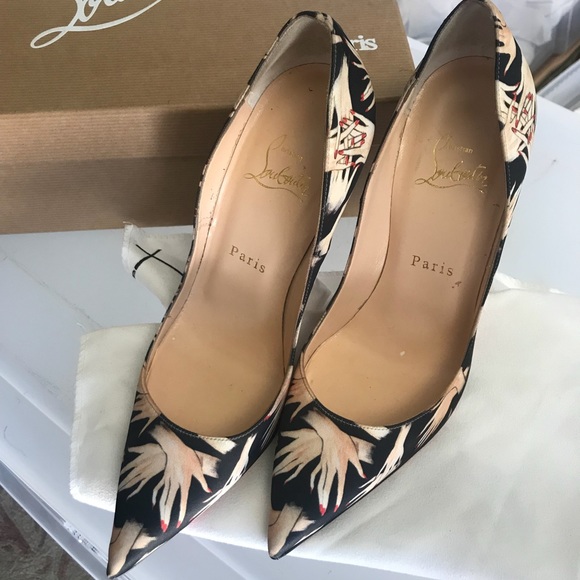 CL Pumps N⭕️ Trades No⭕️ lowball offers please - Picture 2 of 5